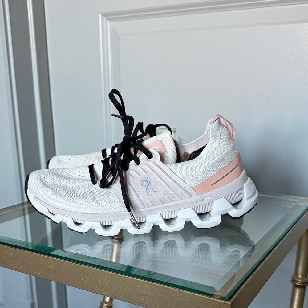 On Cloudswift 3 Women’s Running White and Pink Sneakers